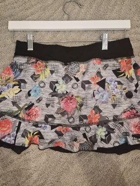 Floral Geo Tennis Skirt with Black Waistband Size Medoum